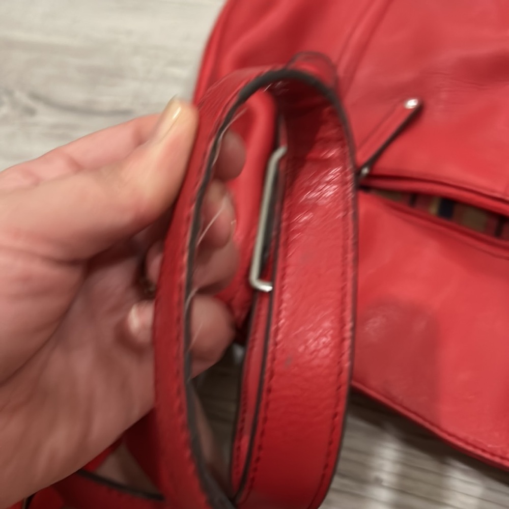 red bag - Picture 6 of 8